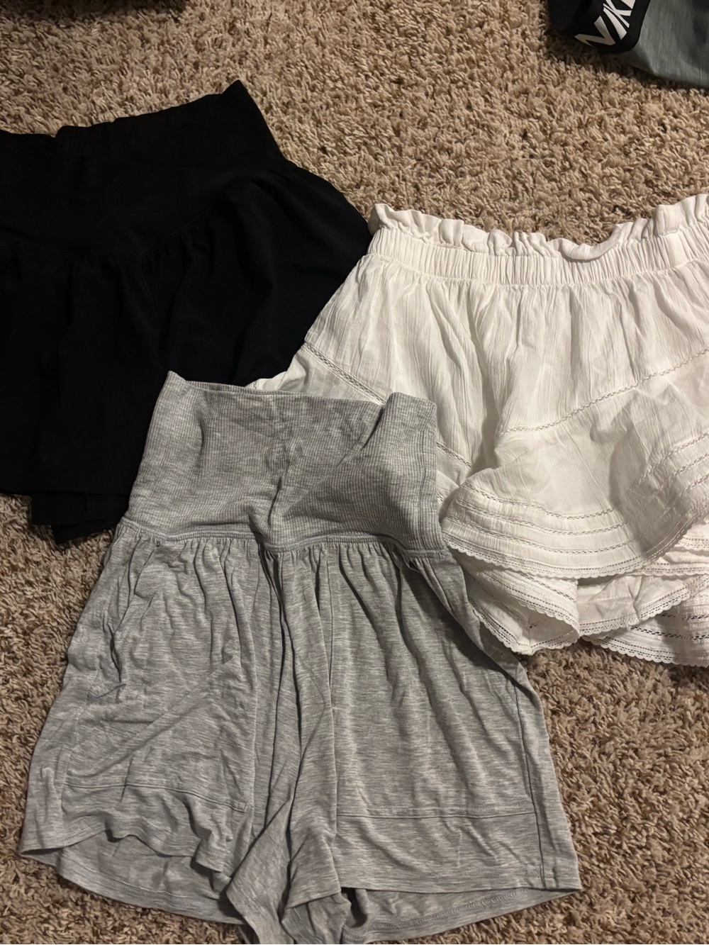 aerie XS Black, White, and Gray Women’s Shorts/Skorts Trio